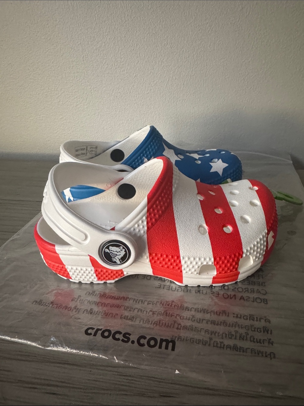 American Flag Classic Toddler Crocs - Picture 2 of 4
